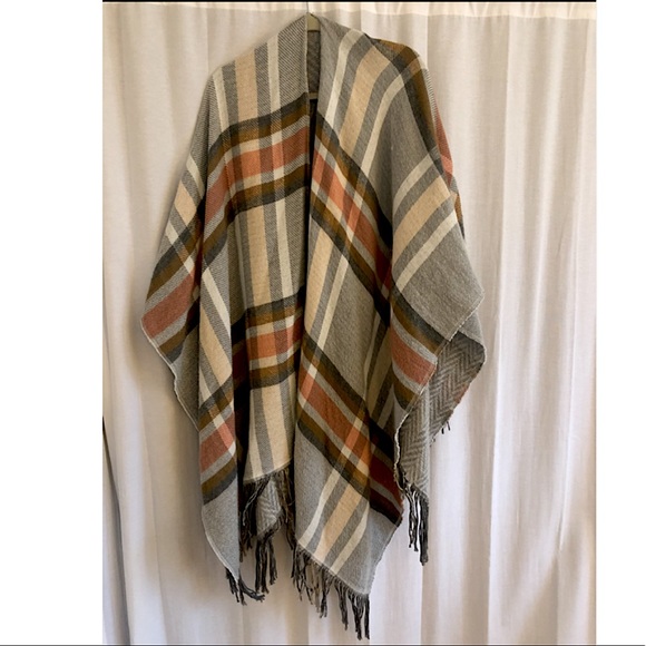 Reversible Shawl! - Picture 1 of 2